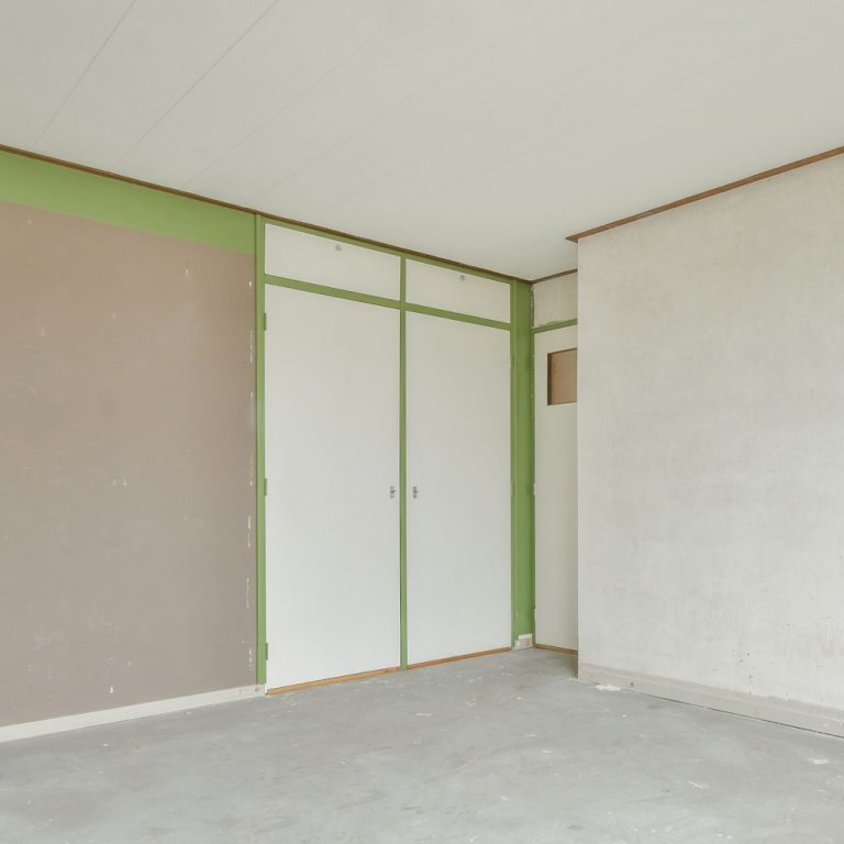 Empty room renovation